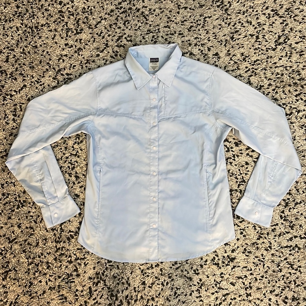 Patagonia Lightweight Snap Button Long Sleeve Collared Shirt}